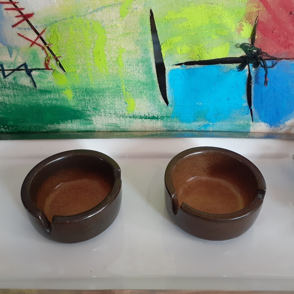 Pair of vtg Heath ceramics ashtrays